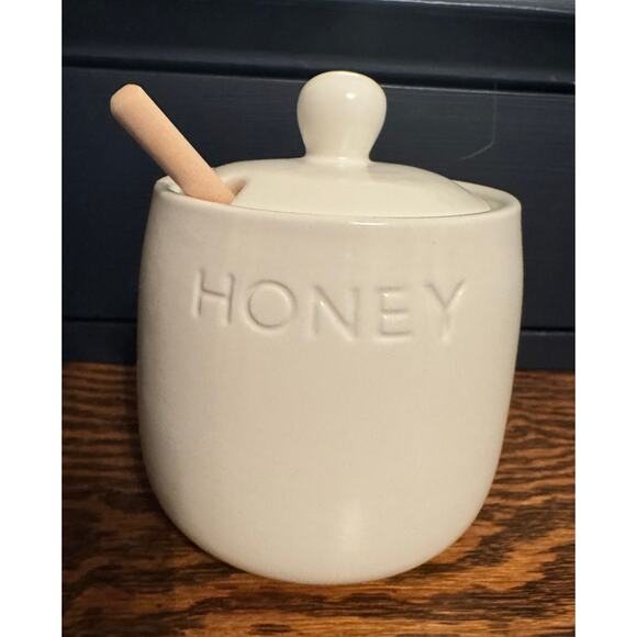 New Bushwick Kitchen Honey Pot with Dipper | Ceramic Jar with Lid | 14 oz - Picture 1 of 5
